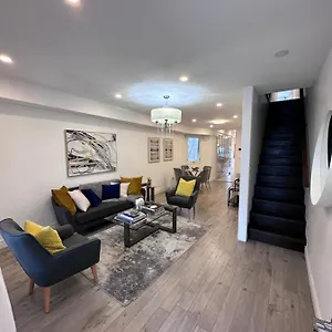 Great Located , Toronto Canada